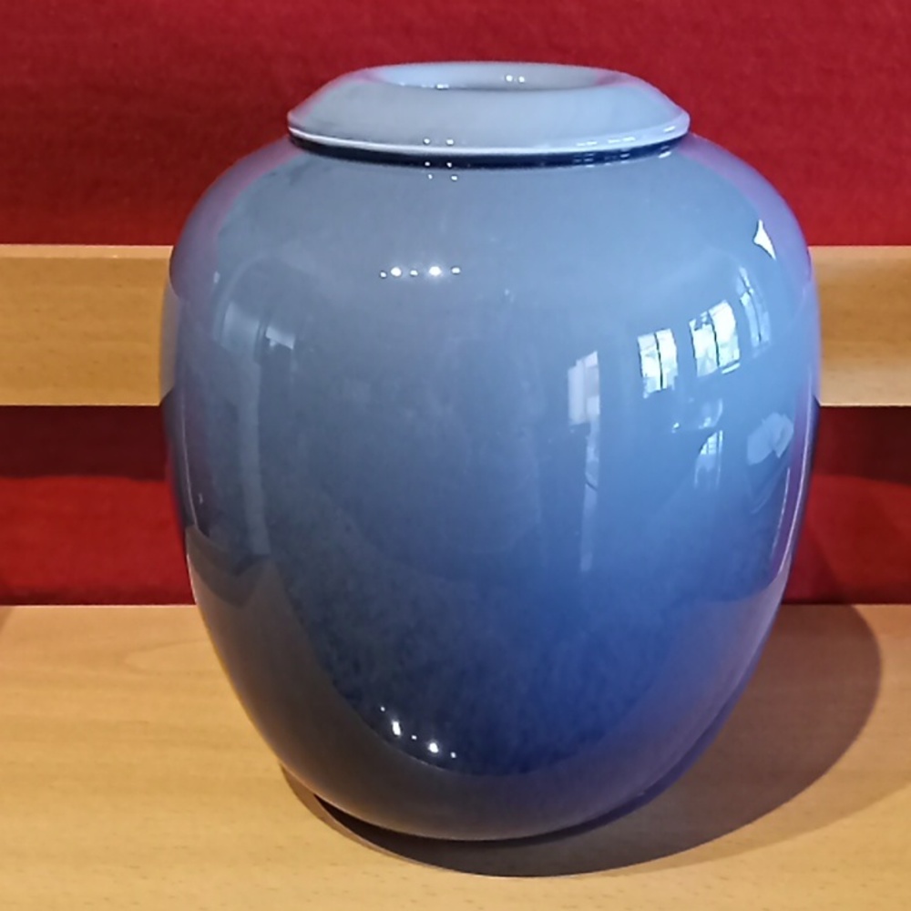 Vintage LARRY LASLO For MIKASA. Ombre Purple Glass Vase. Flawless Condition. - Picture 1 of 15